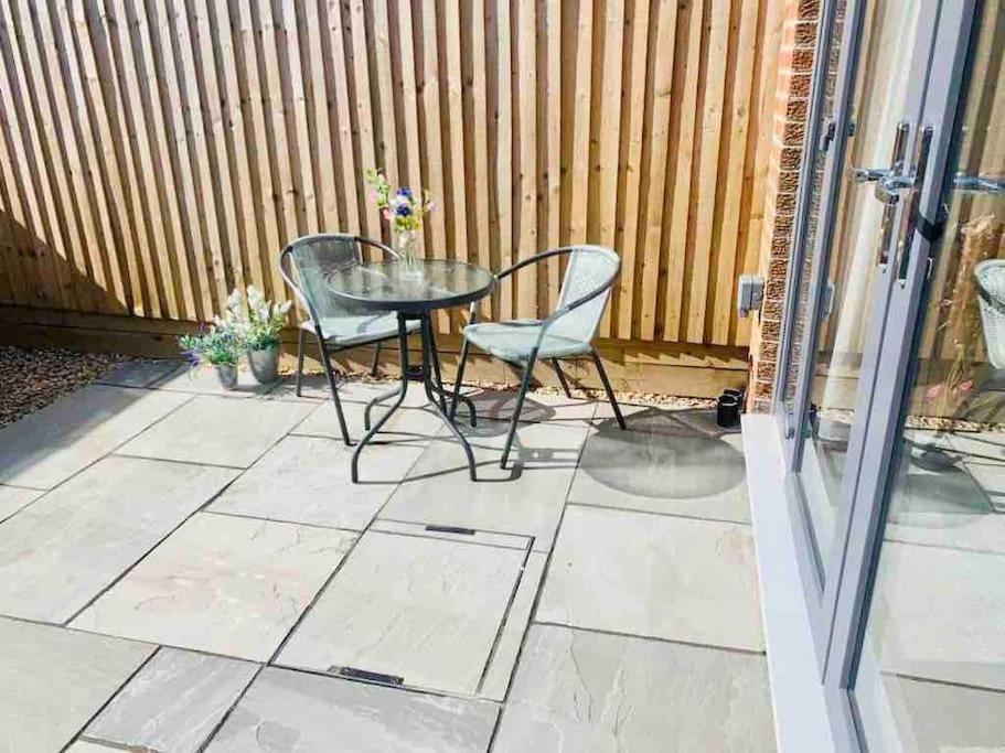 Centrally Situated House Plus Private Parking Cheltenham Exterior photo
